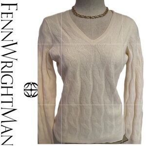 FENN WRIGHT MANSON 100% 2PLY CASHMERE V NECK SWEATER. Ivory size medium.